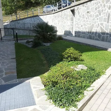 Modern In With Pool * Gera Lario